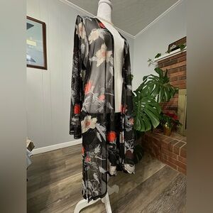 🛍️ Brittney Humble floral sheer open front knit topper excellent condition.